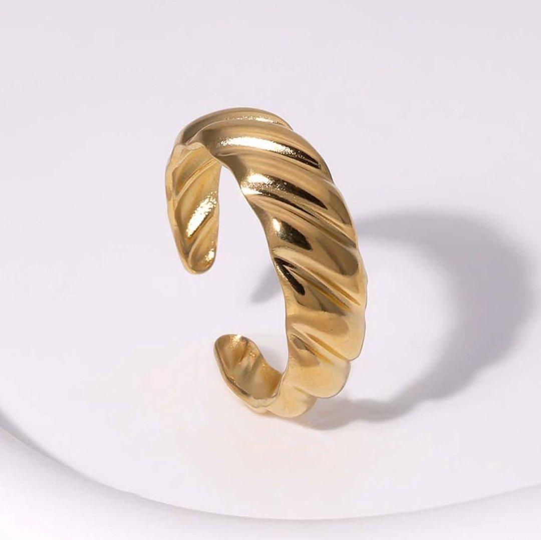 Glowe Ring — 18K gold plated stainless steel ring by Glitze Accessories Pakistan