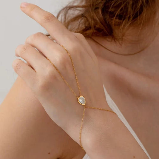 Alessia Handchain side view – elegant adjustable gold hand chain by Glitze Accessories