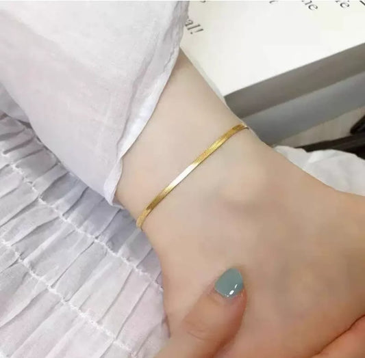 Snake Chain Anklet styled — waterproof hypoallergenic gold anklet | Glitze Accessories