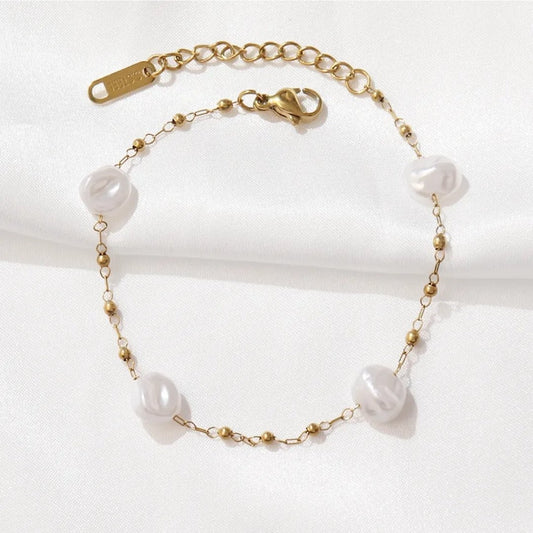 Gleor Bracelet close-up — waterproof hypoallergenic gold bracelet | Glitze Accessories