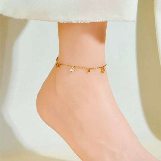 Trinity Anklet close-up — waterproof hypoallergenic gold anklet | Glitze Accessories