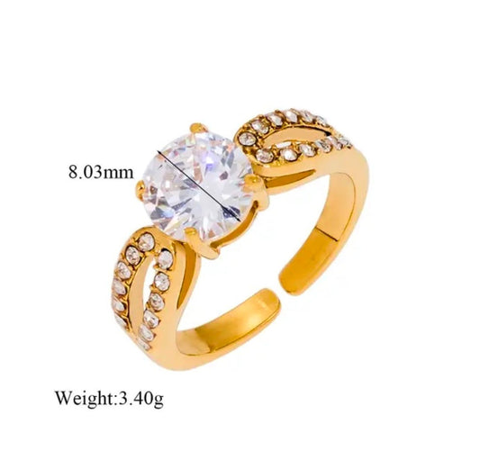 Legacy Ring close-up — waterproof hypoallergenic gold ring | Glitze Accessories