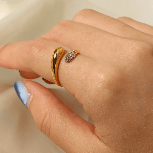 Yumme Ring close-up — waterproof hypoallergenic gold ring | Glitze Accessories