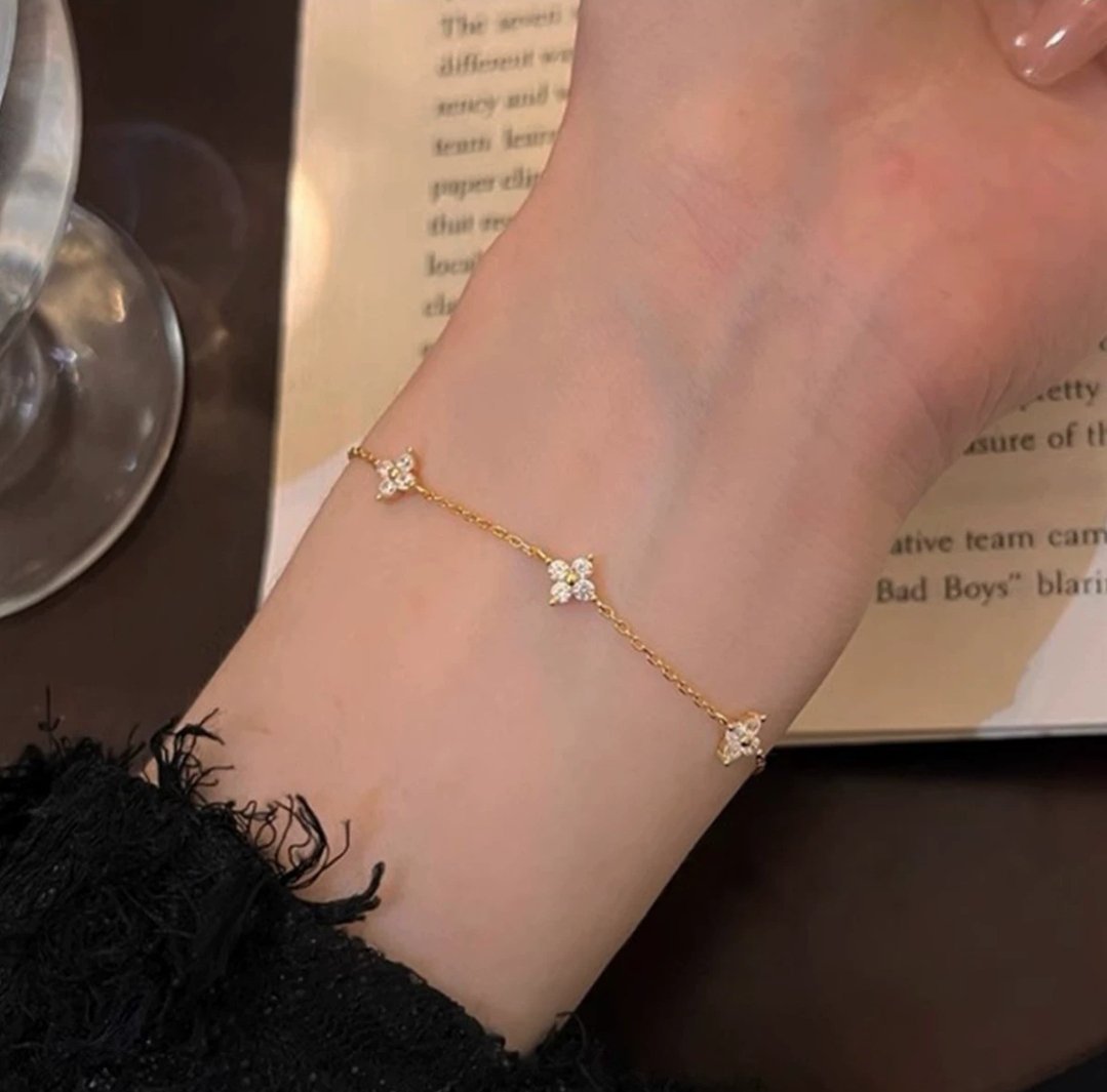 Zyrah (Golden) - Glitze Accessories