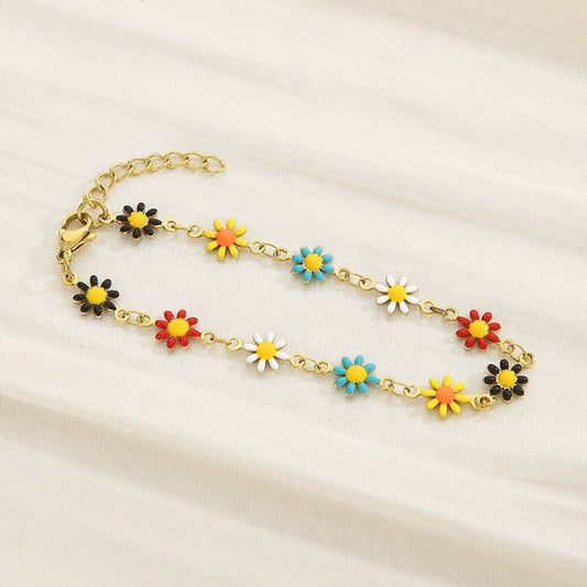 Zarmena Bracelet close-up — waterproof hypoallergenic gold bracelet | Glitze Accessories