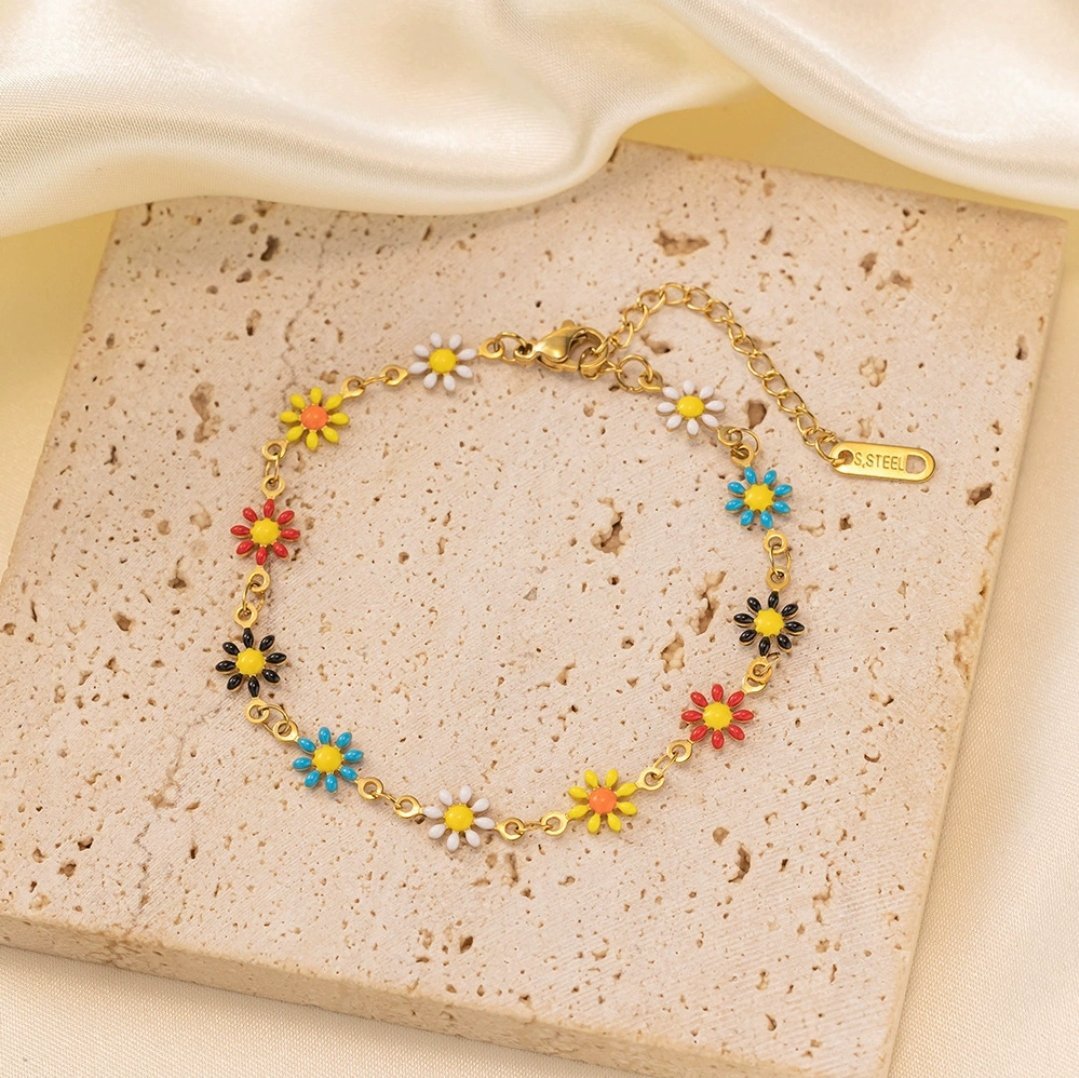 Zarmena Bracelet styled — tarnish-free 18K gold stainless steel bracelet | Glitze Accessories Pakistan