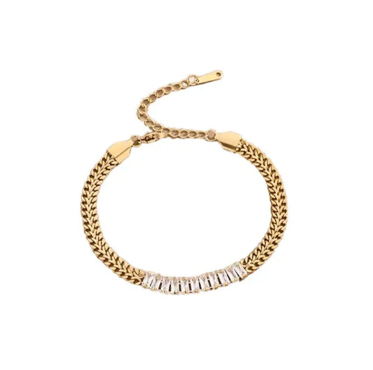 Elysian Bracelet close-up — waterproof hypoallergenic gold bracelet | Glitze Accessories