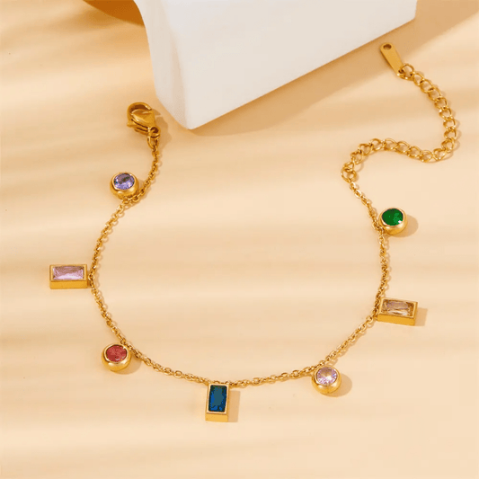 Charme Bracelet close-up — waterproof hypoallergenic gold bracelet | Glitze Accessories