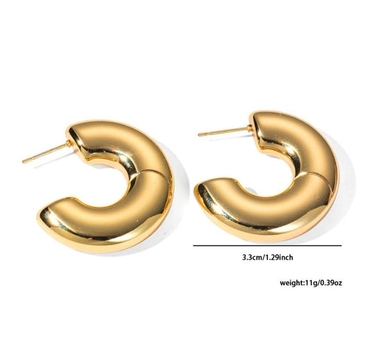 Celina Ring detail — waterproof hypoallergenic elegant gold ring | Glitze Accessories