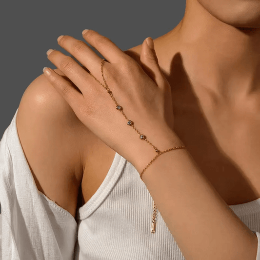 Twiselle Handchain close-up – waterproof, hypoallergenic, adjustable fit by Glitze Accessories