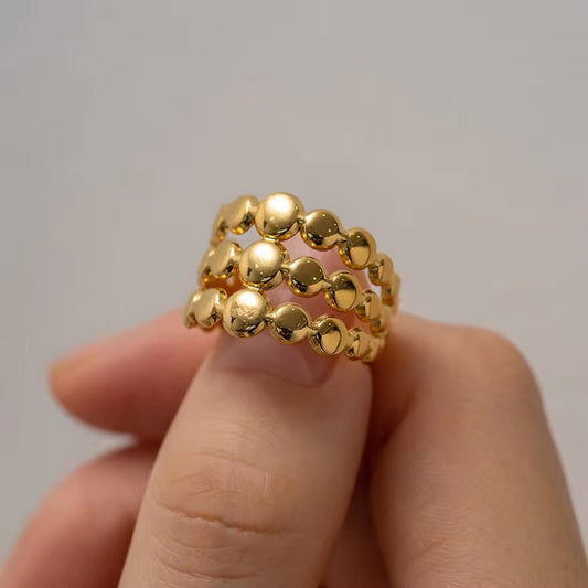 Eira Ring close-up — waterproof hypoallergenic gold ring | Glitze Accessories