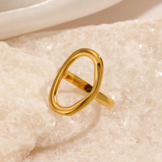 Camora Ring close-up — waterproof hypoallergenic gold ring | Glitze Accessories