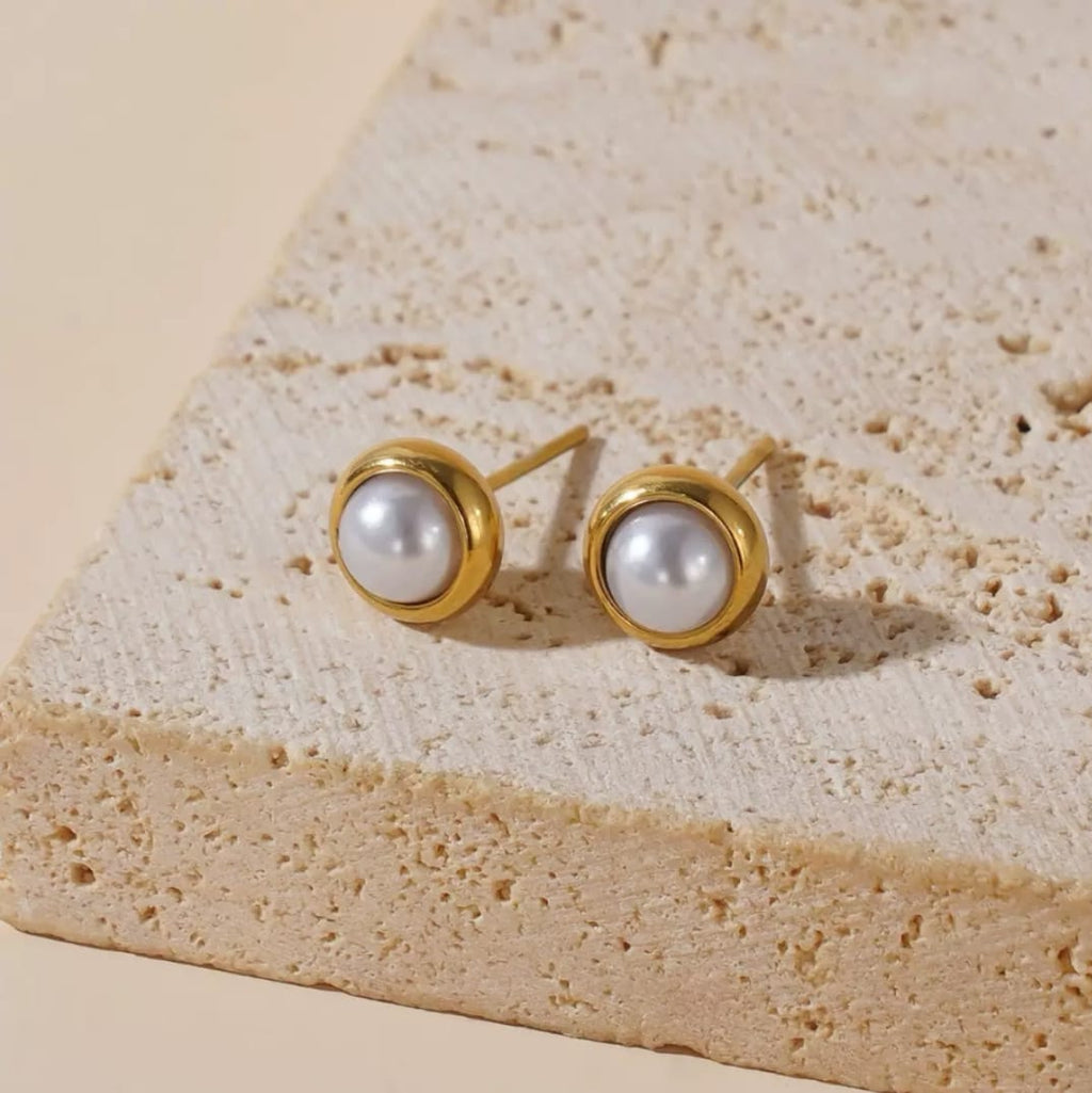 Ivory (Necklace, Bracelet & Ear Rings)