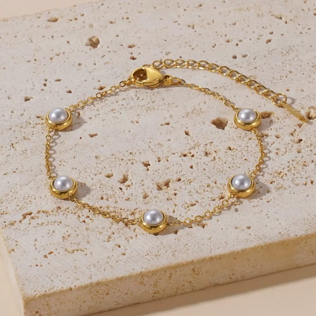 Ivory (Necklace, Bracelet & Ear Rings)