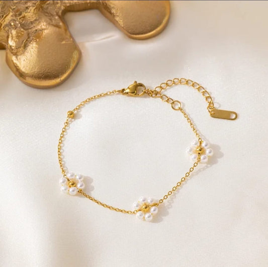 Gullouna Bracelet close-up — waterproof hypoallergenic gold bracelet | Glitze Accessories