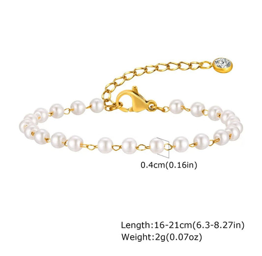 Pearl Bracelet close-up — waterproof hypoallergenic gold pearl bracelet | Glitze Accessories