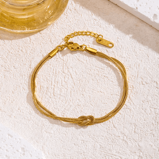 Amity Bracelet close-up — waterproof hypoallergenic gold bracelet | Glitze Accessories