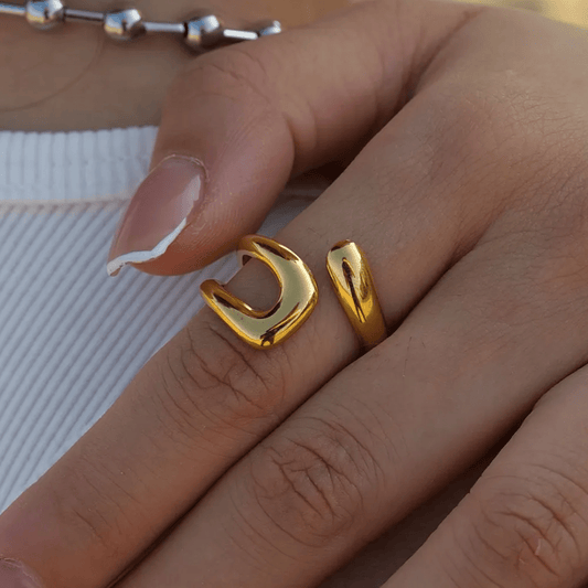 Gazze Ring close-up — waterproof hypoallergenic gold ring | Glitze Accessories