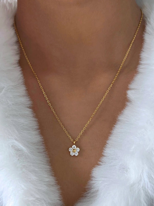 Glitze Accessories Fioren white necklace — tarnish-free, waterproof, hypoallergenic jewellery Pakistan