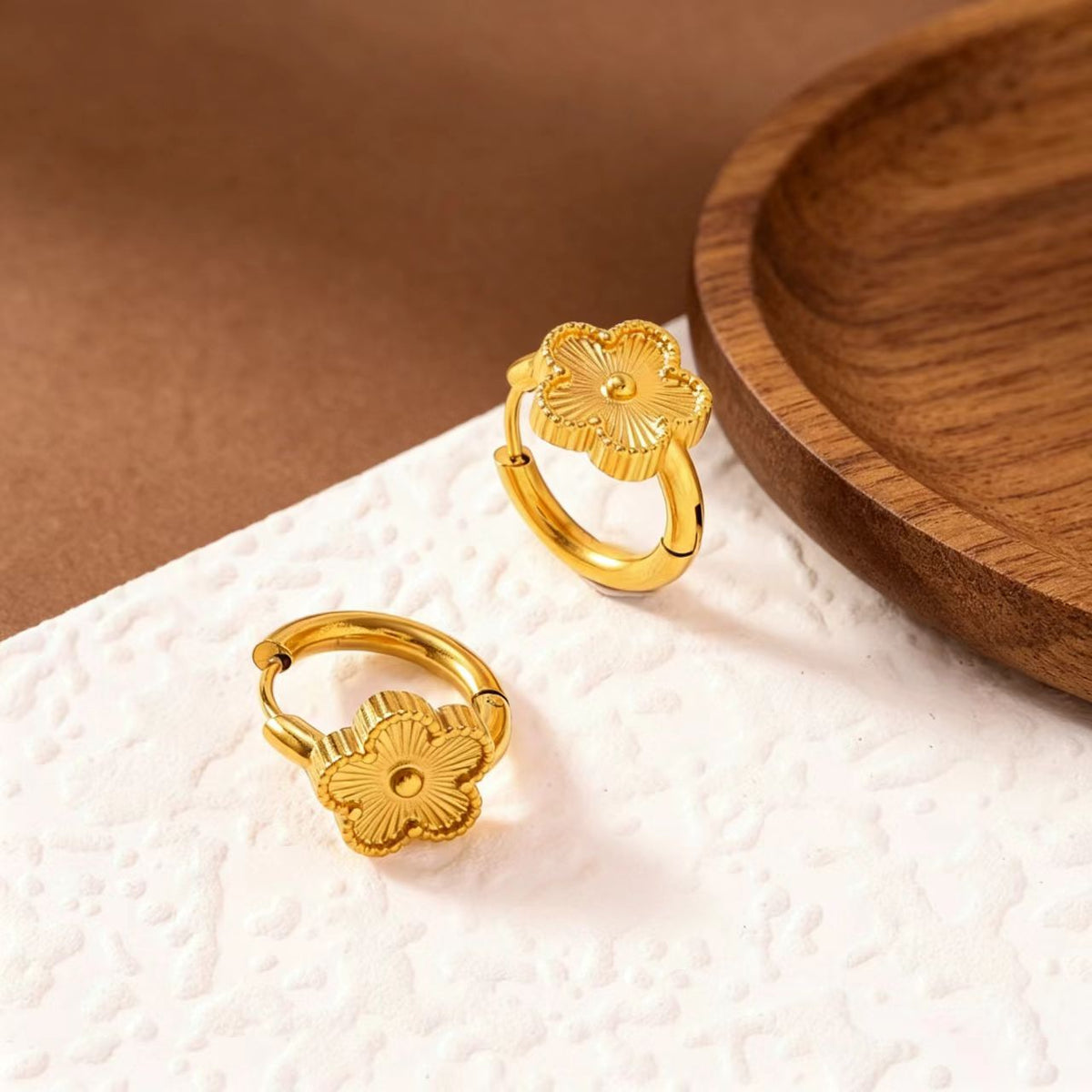 Clover Studs - Golden