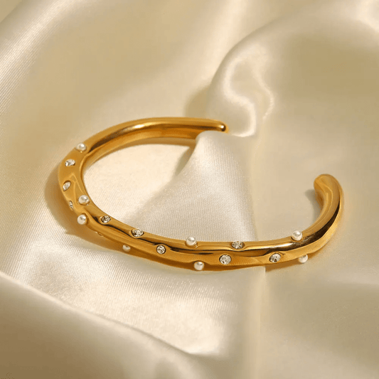 Orvee Bangle close-up – bold open cuff design by Glitze Accessories