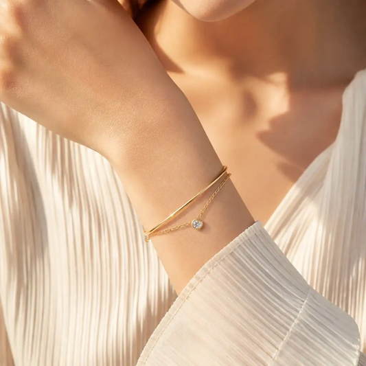 Breeza Bracelet worn on the wrist