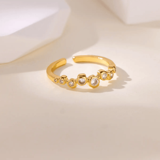 Droplet Ring close-up — waterproof hypoallergenic gold ring | Glitze Accessories