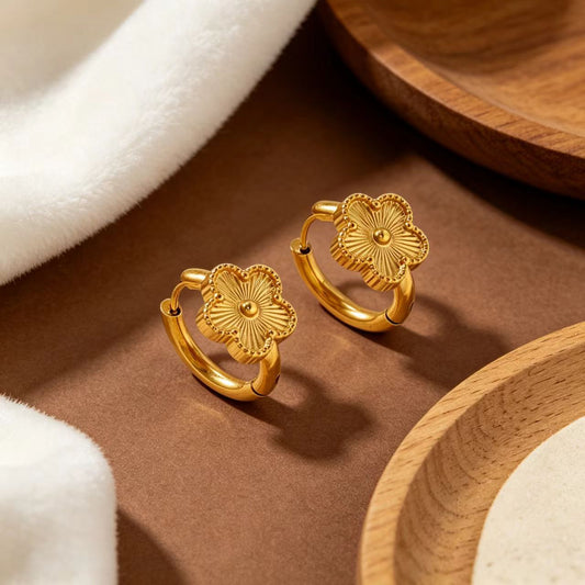 Clover Studs - Golden
