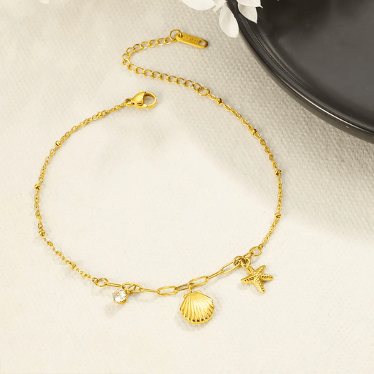 Mora Anklet close-up — waterproof hypoallergenic gold anklet | Glitze Accessories