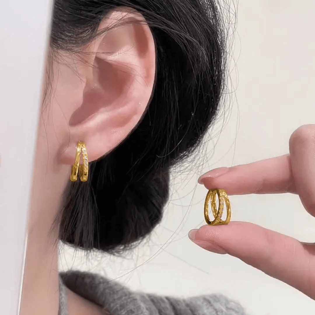 Simple Dewei accessory by Glitze Accessories featuring sleek design and elegant details, shown in a close-up view.