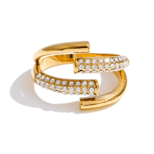 Deween Ring close-up — waterproof hypoallergenic gold ring | Glitze Accessories