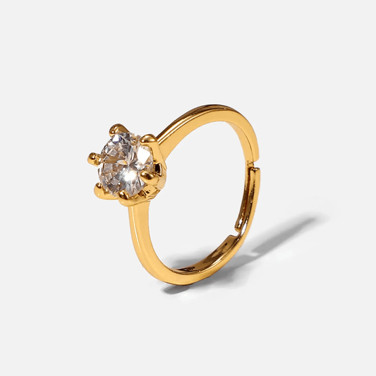 Tavore Ring close-up — waterproof hypoallergenic gold ring | Glitze Accessories