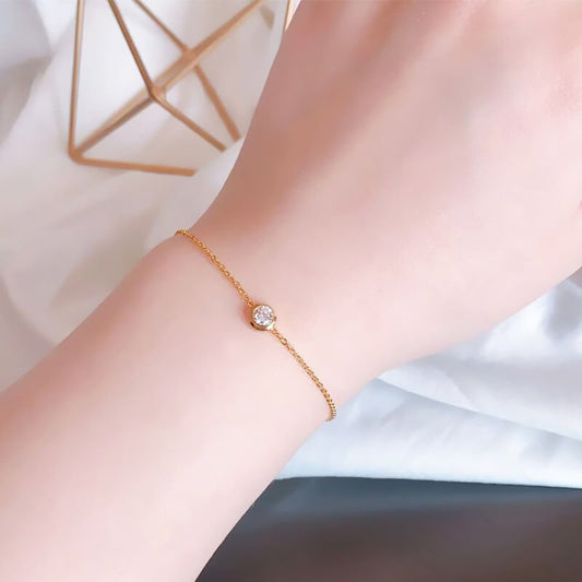 Mehr Bracelet Golden close-up — waterproof hypoallergenic gold bracelet | Glitze Accessories