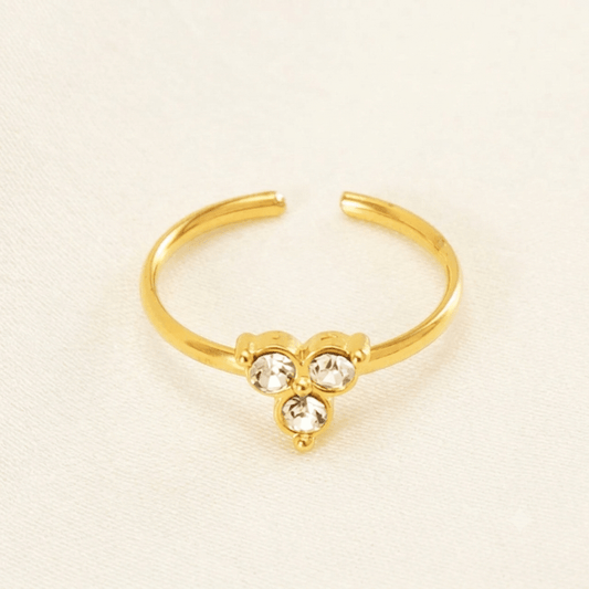 Aria Ring close-up — waterproof hypoallergenic gold ring | Glitze Accessories
