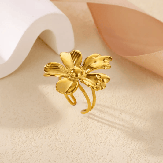 Marigold Ring close-up — waterproof hypoallergenic gold ring | Glitze Accessories